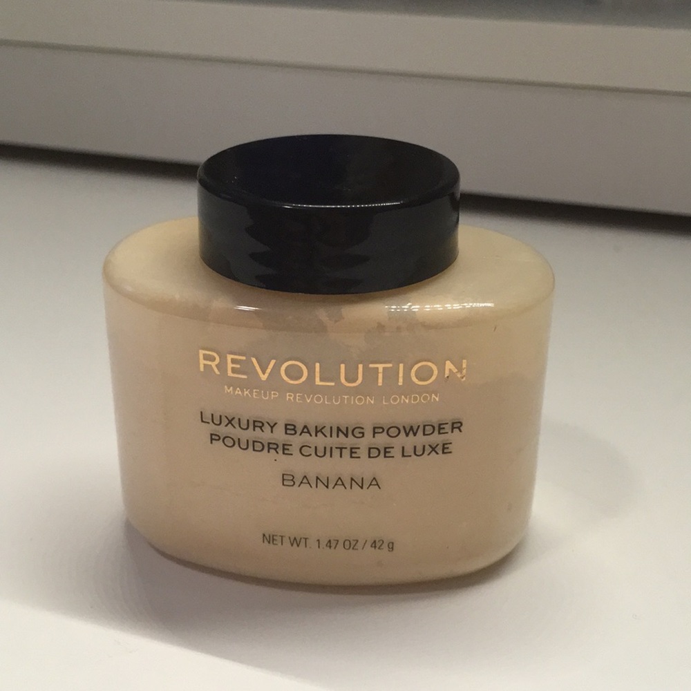 Makeup Revolution Banana Luxury Baking Powder
